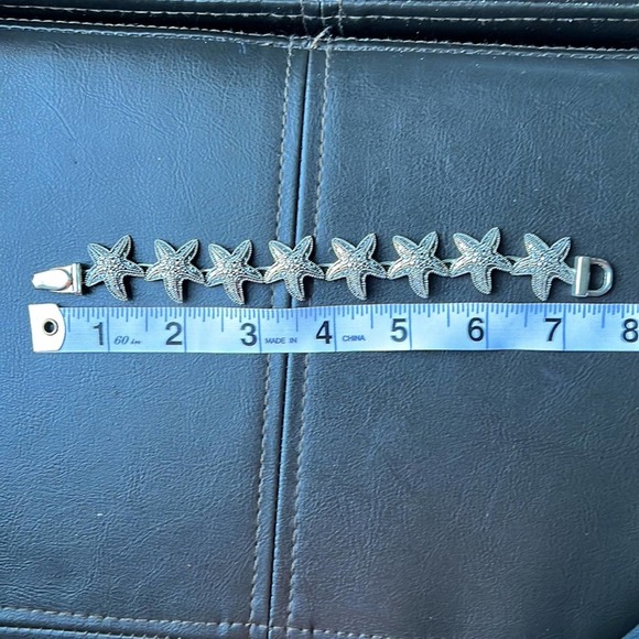 Silver Starfish Link Bracelet - Picture 6 of 6